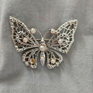 Silver butterfly with pearls pin